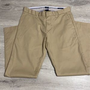 🎈SALE🎈GAP Khaki Straight Fit Pants
